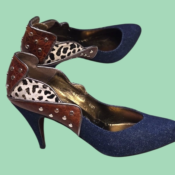 Diva Shoes - VINTAGE DENIM KITTEN HEEL Diva Blue and Brown Stiletto Heels with Elegant Design